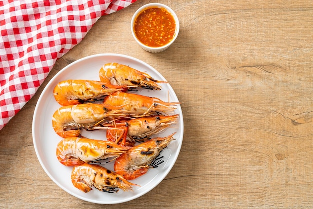 crevettes de rivière ou crevettes grillées - style fruits de mer