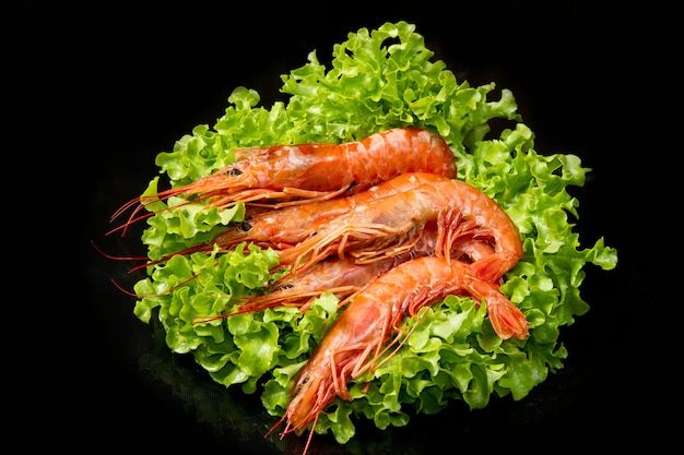 Crevettes avec salade fraîche