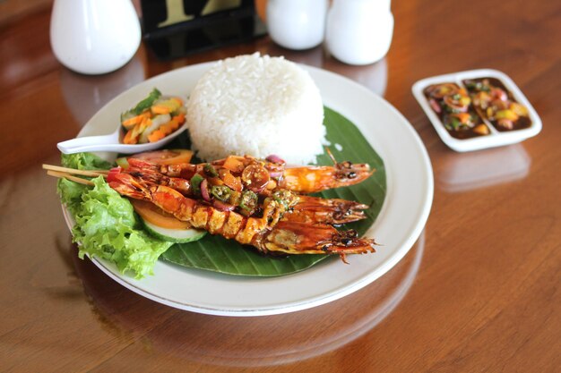 crevettes satay sauce rica rica