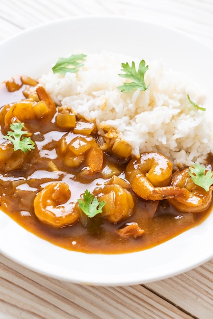 Crevettes à la sauce curry sur riz