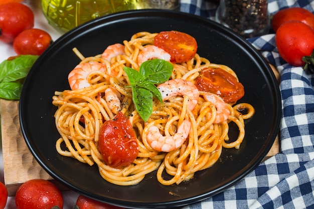 Crevettes et spaghettis