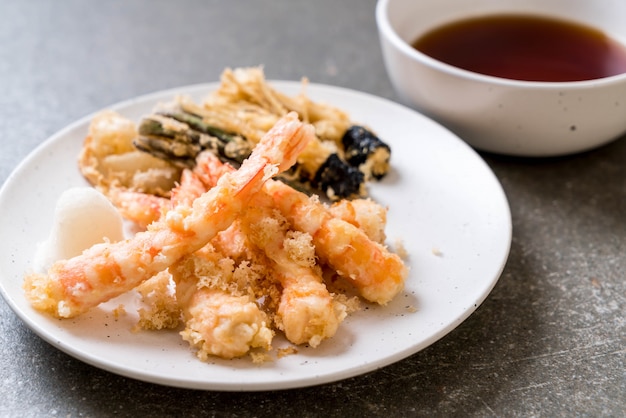 crevettes tempura crevettes frites avec légumes