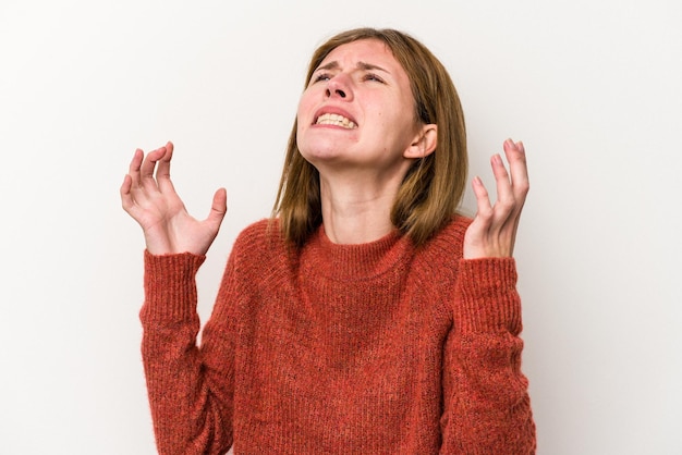 Crier au ciel en levant les yeux frustrés