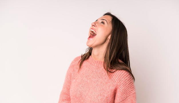 crier furieusement crier agressivement l'air stressé et en colère