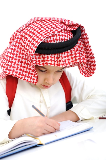 Écriture d'enfant arabe