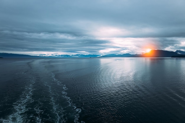 Croisière en Alaska Croisière à travers des paysages pittoresques montagnes et lacs