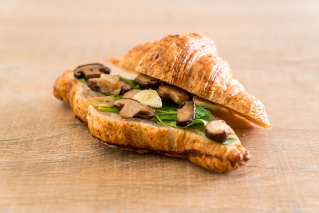 croissant aux champignons