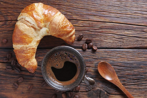 Croissant et café