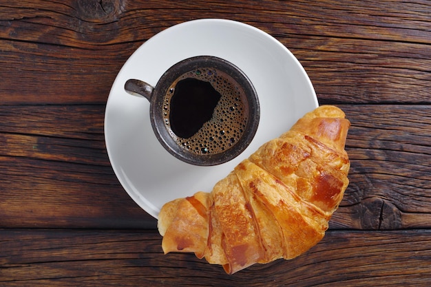 Croissant et café