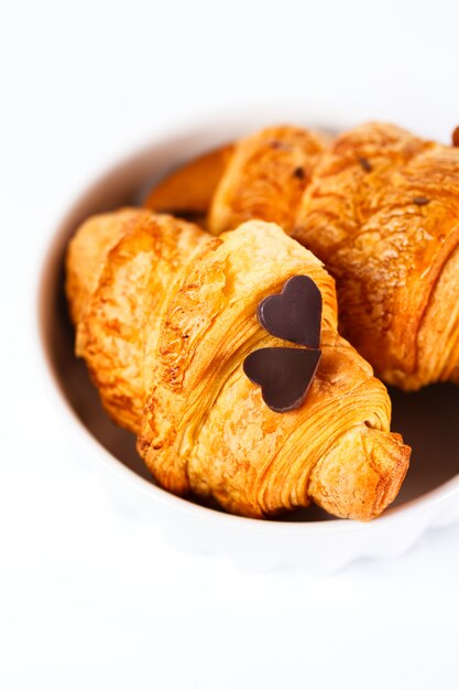 Croissant frais cuit au four