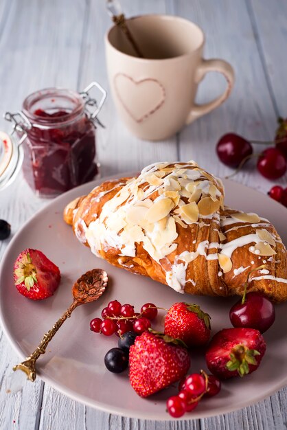 Croissants, corn flakes et baies