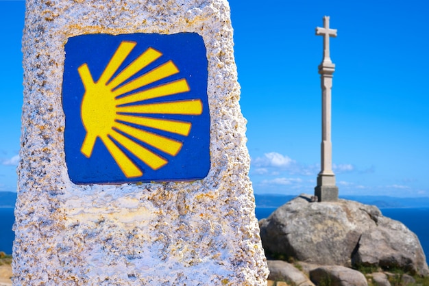 Croix en finisterre bout du Saint James Way en Espagne