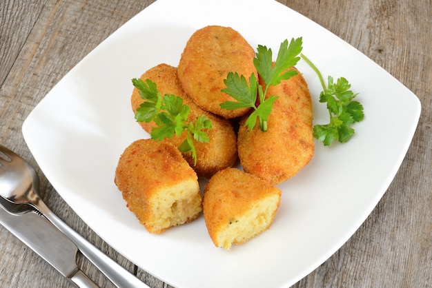 Croquettes de pommes de terre cuisine napolitaine typique