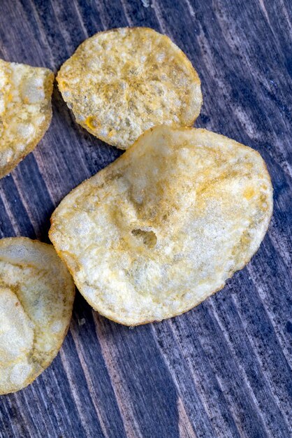 Croustilles dispersées aux épices naturelles