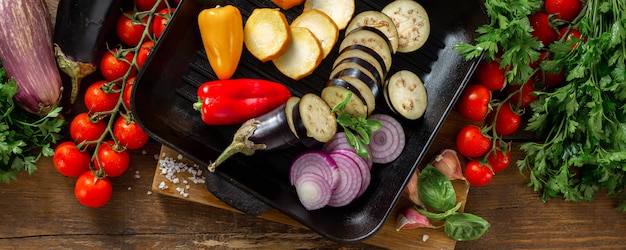 Crudités pour la cuisson sur le gril