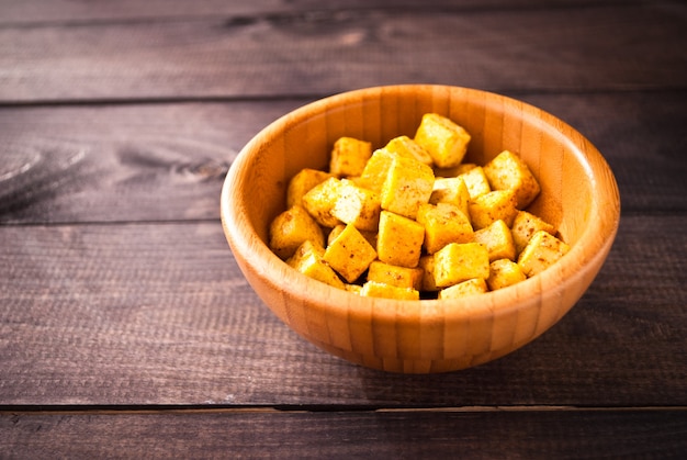 Cubes de tofu frit