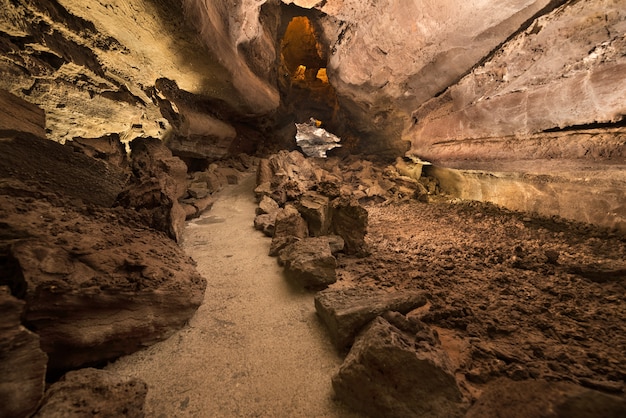 Cueva de los Verdes. Attraction touristique à Lanzarote, incroyable tube de lave volcanique.