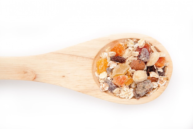 Cuillère en bois avec muesli