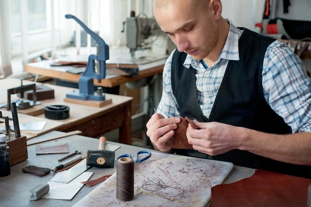 Cuir véritable Coudre un sac à main Travail du cuir Outils pour coudre des sacs portefeuilles embrayages Couture Couture manuelle du produit La fabrication d'articles en cuir