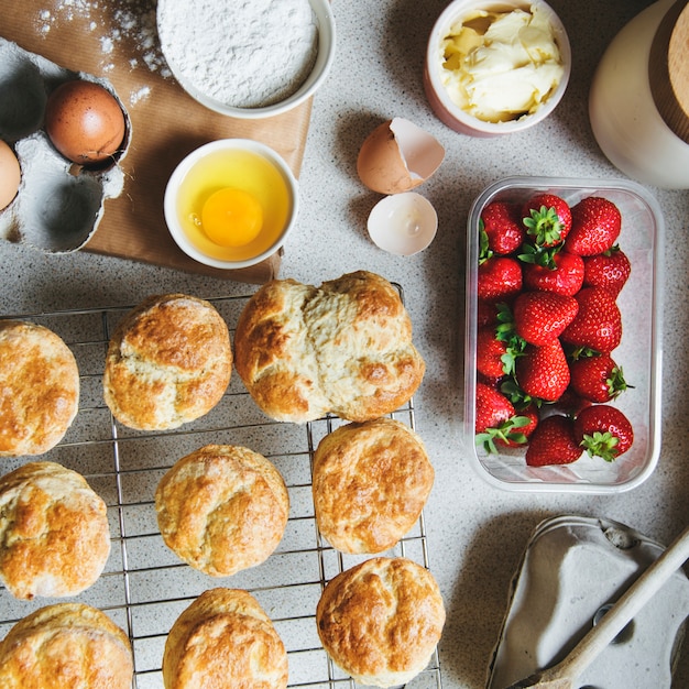 Cuire des scones à la maison