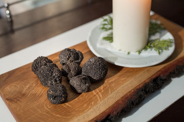 Cuire la truffe noire dans un restaurant