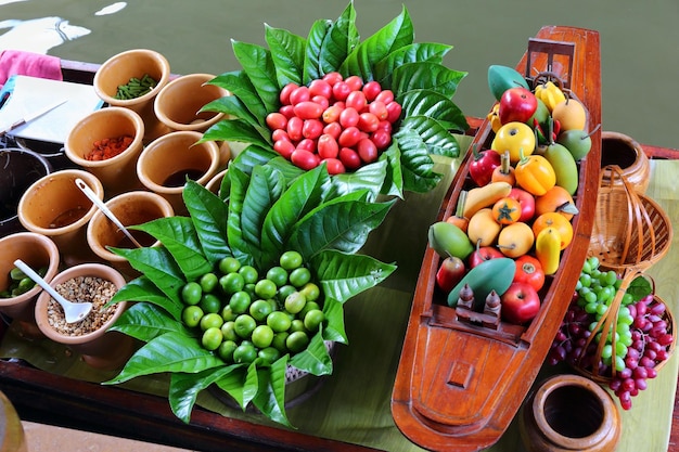 Cuisine sur le bateau à Bangkok