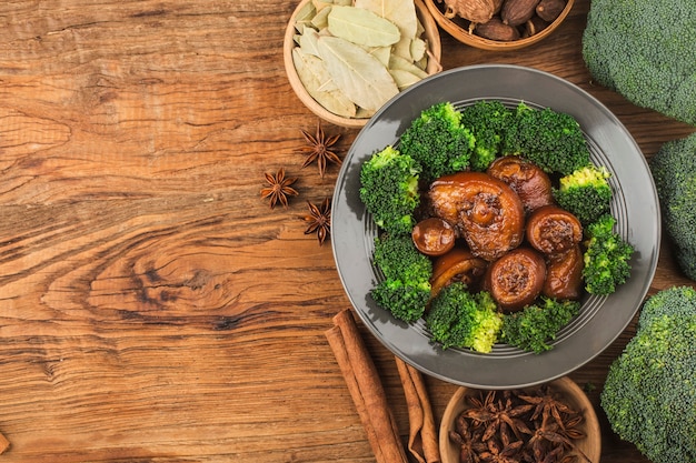 Cuisine chinoise: queue de porc braisée