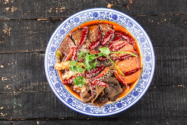 Cuisine chinoise : Sang de canard à la sauce chili