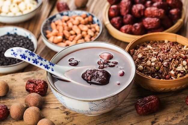 Cuisine du nord chinoise, bouillie de Laba, bouillie de huit trésors