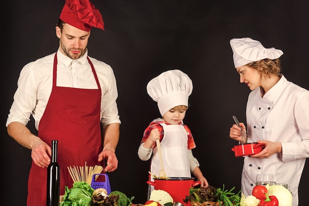 Cuisine familiale Cuisine familiale ensemble des aliments sains à la maison Mode de vie sain Dépenses publicitaires