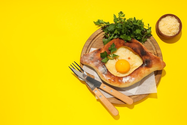 Cuisine géorgienne nationale produit de farine alimentaire Khachapuri