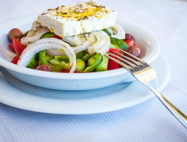 Cuisine grecque - Salade de légumes au fromage