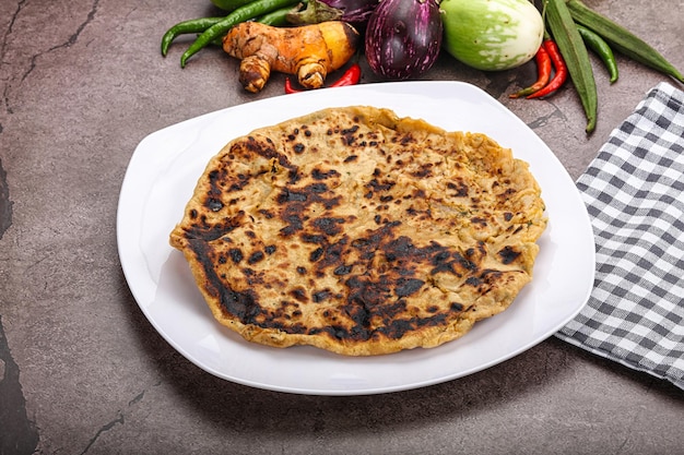 Cuisine indienne farce Aloo paratha