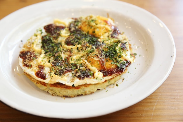 Cuisine japonaise okonomiyaki, pizza japonaise