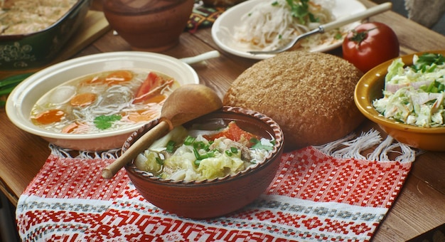 Cuisine polonaise , Plats traditionnels polonais assortis, Vue de dessus.