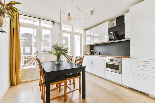 Cuisine et salle à manger dans un studio