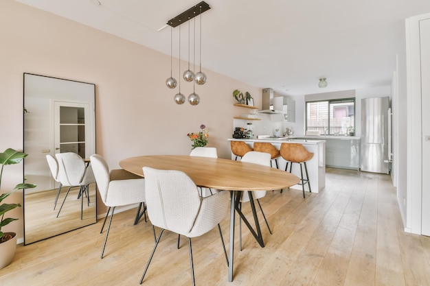 Cuisine et salle à manger dans un studio