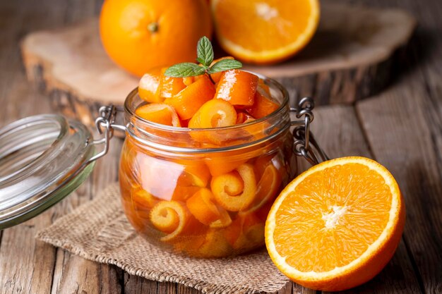 De la cuisine traditionnelle turque ; Confiture d'écorces d'orange (nom turc ; Portakal kabugu receli)