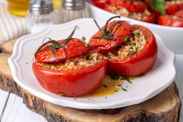 Cuisine turque traditionnelle Tomates farcies à l'huile d'olive farcies au riz