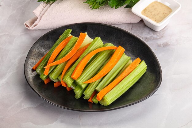 Cuisine végétalienne diététique céleri et carottes