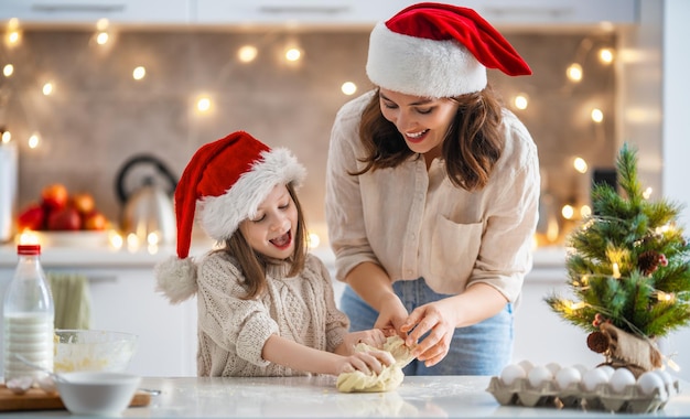 Cuisiner des biscuits de Noël