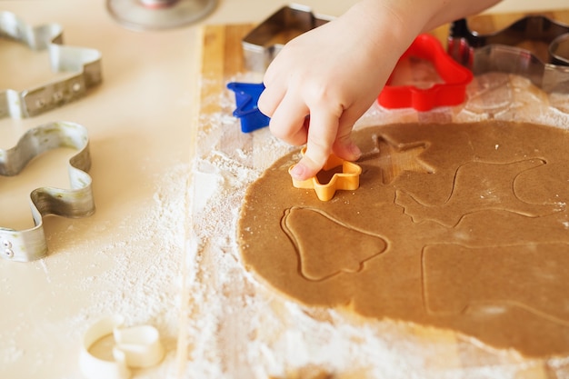 Cuisiner et décorer le pain d'épice de Noël