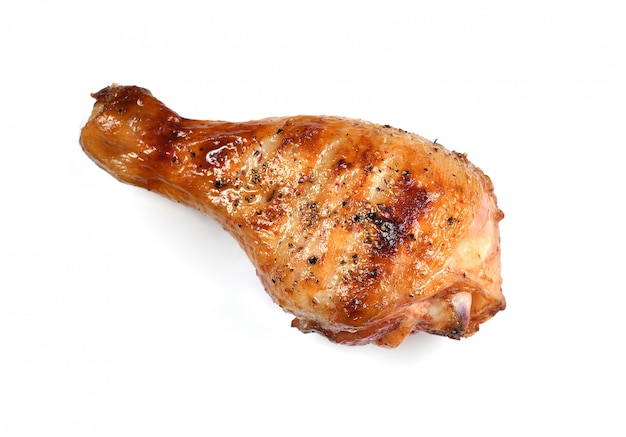 Cuisse de poulet barbecue grillé grillé isolé sur fond blanc