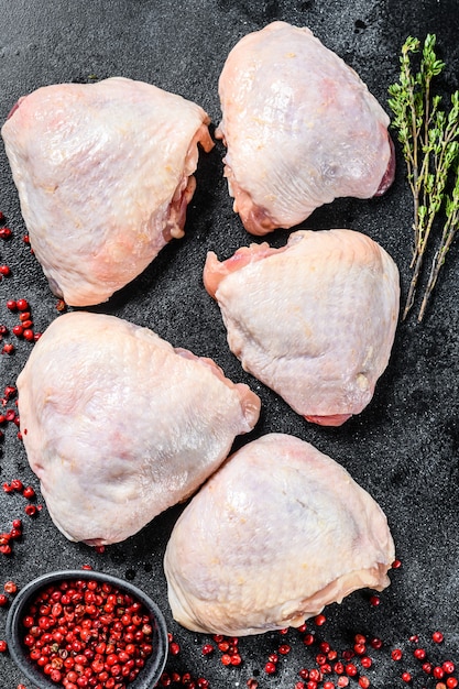 Cuisse de poulet fraîche, viande de volaille bio