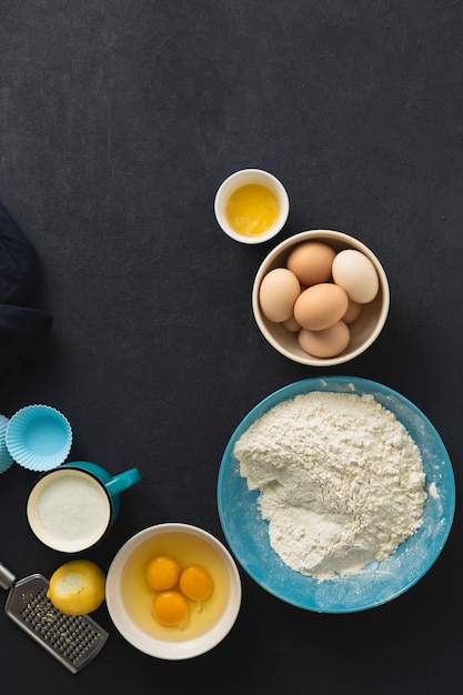 Cuisson des ingrédients pour la cuisson des muffins