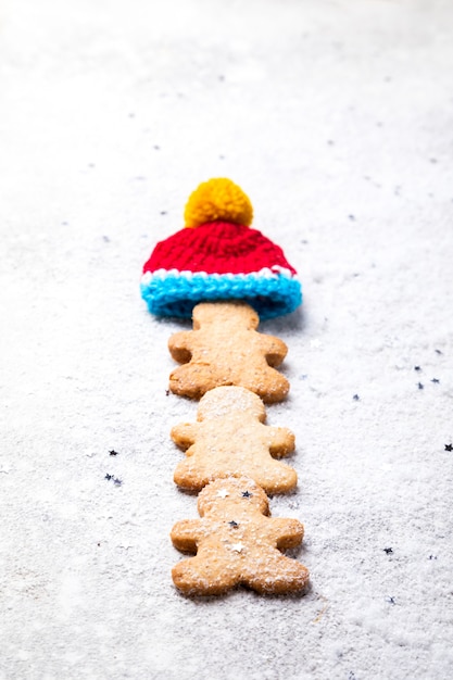 Cuisson de Noël traditionnelle. Bonhomme en pain d'épice