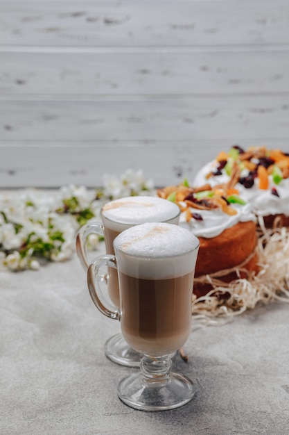 Cuisson de Pâques, café. Concept de célébration de Pâques.