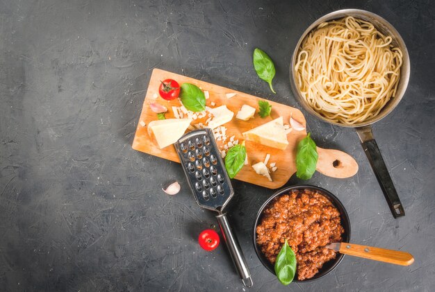 Cuisson des pâtes bolognaises