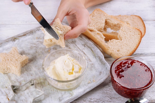 La cuisson des sandwichs figuré libre