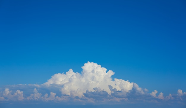 Cumulus ciel bleu